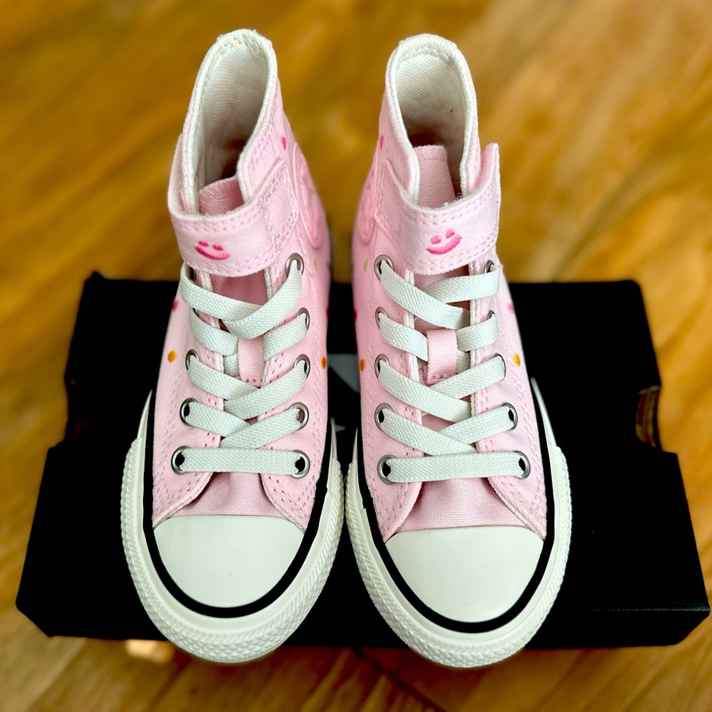 Converse Stardust Lilac/White and Black